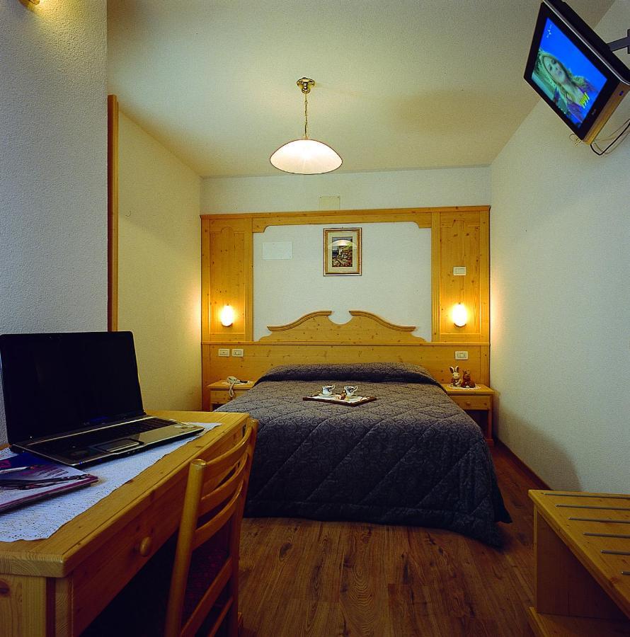 Hotel Al Plan Andalo Oda fotoğraf